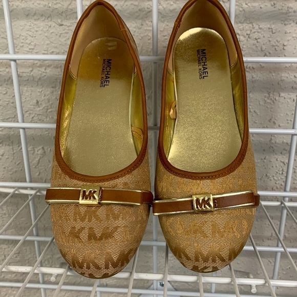 Micheal kors ballet flats Size: 4 - Picture 2 of 6